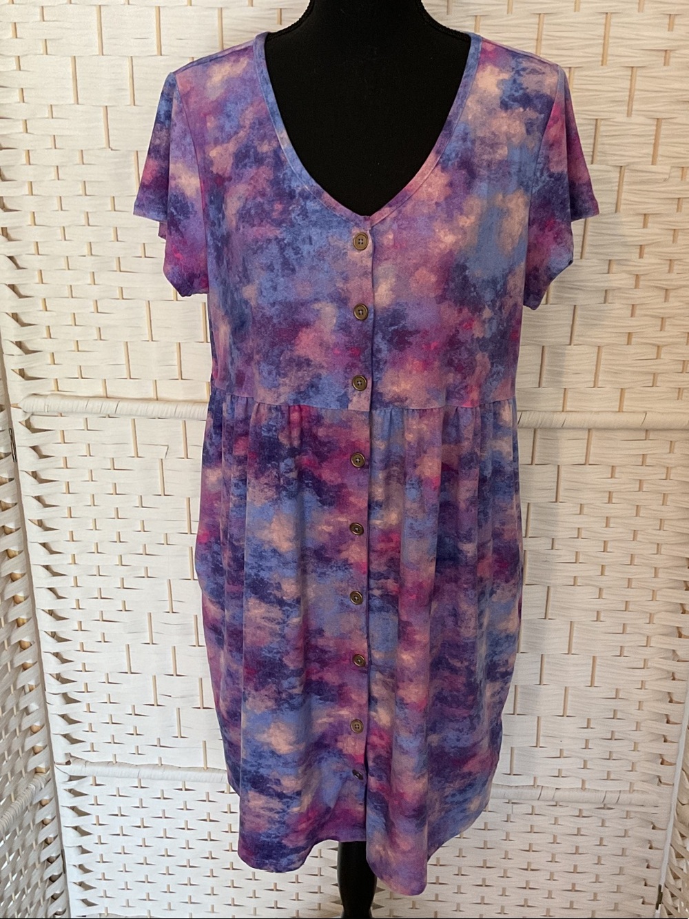 LuLaRoe Purple & Pink Cloud Tie-Dye V-Neck Button Tunic